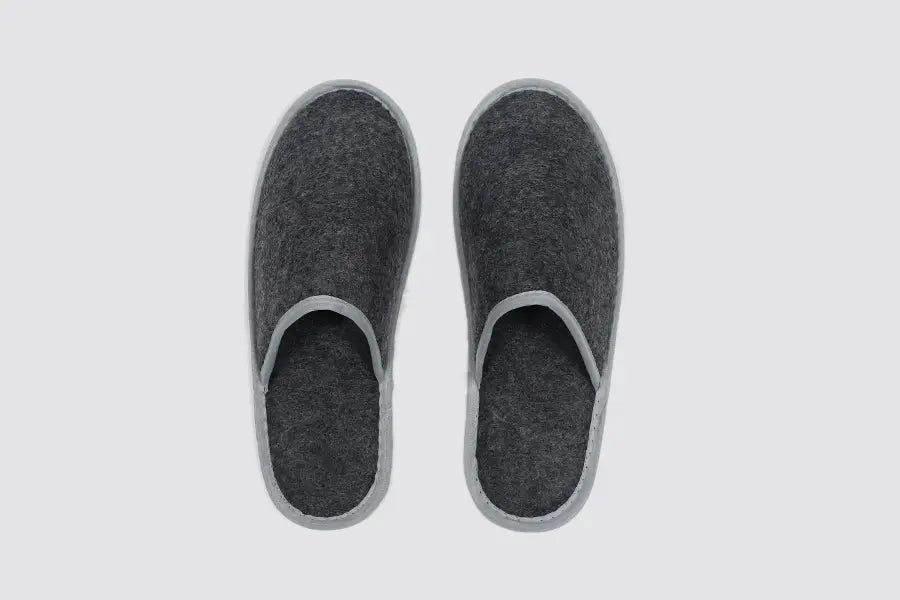 Chamonix, closed-toe, size 28,5cm, felt | Hotel slippers