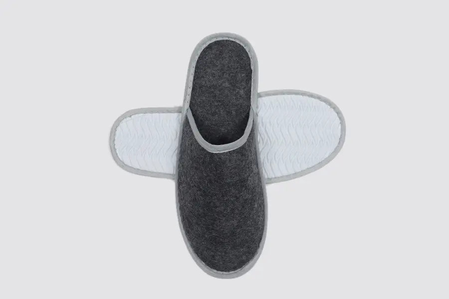 Chamonix, closed-toe, size 28,5cm, felt | Hotel slippers - image 2